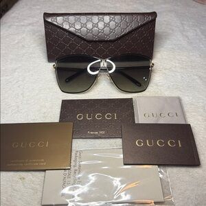 NWT Gucci GG 4207/S Oversized Sunglasses Black/Gold Frame Gradient Gray lenses